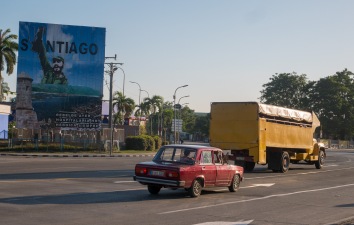 Camiones na drogach Kuby